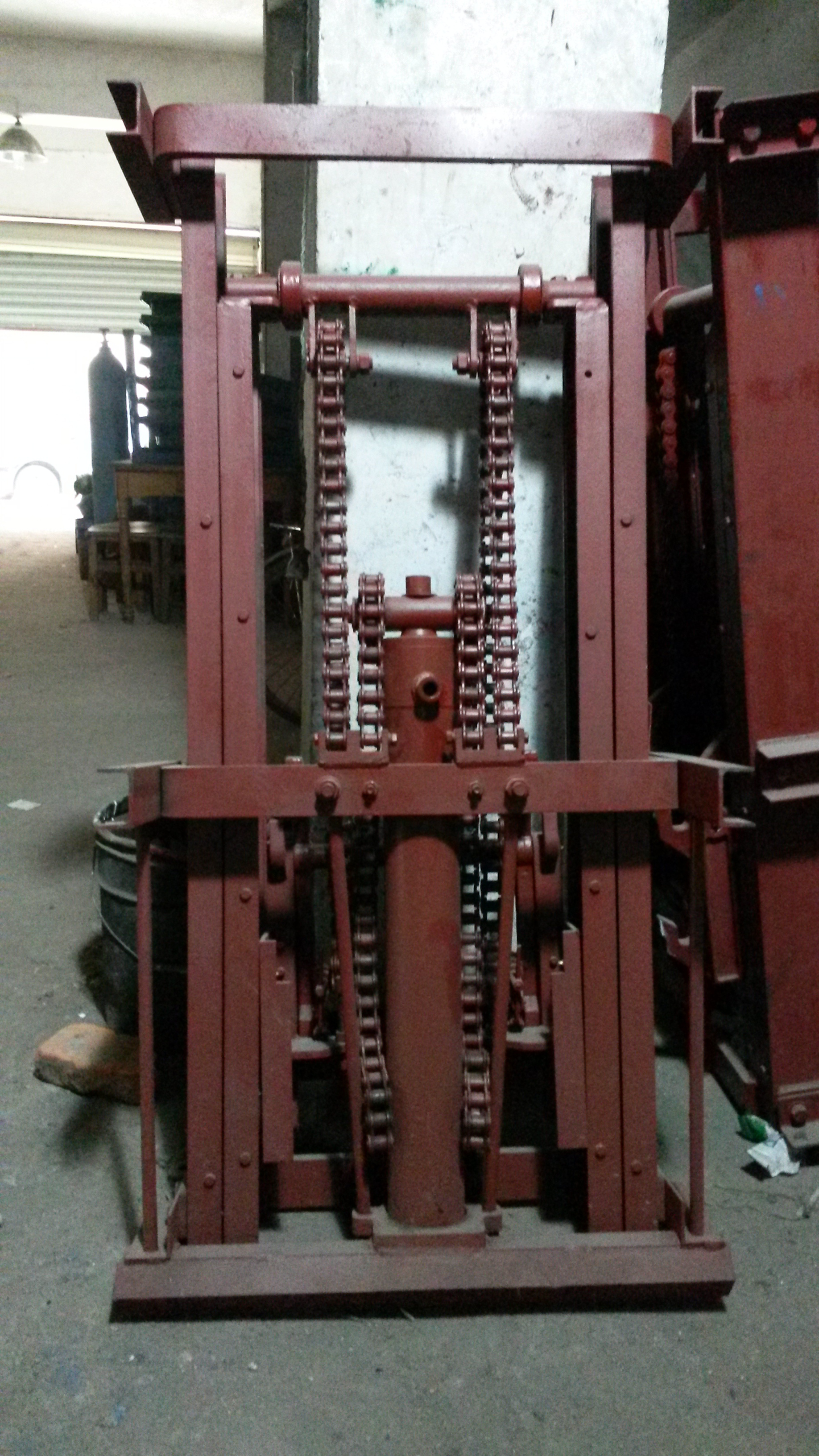 垃圾車提升機(jī)