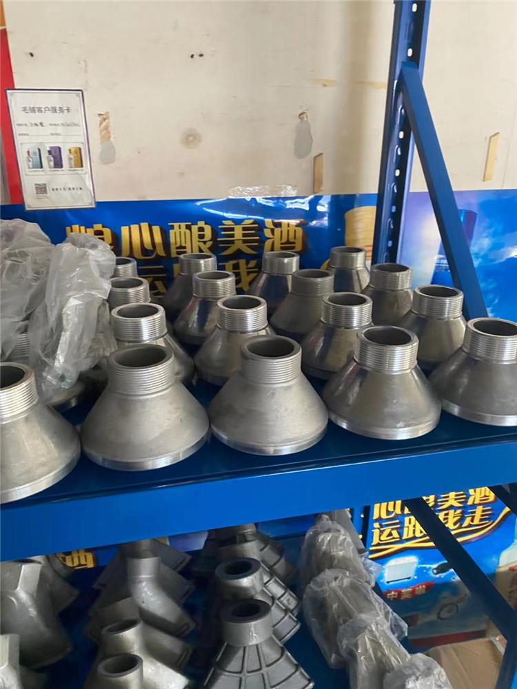 灑水車花灑（用于灑水車花灑蓮蓬頭，罐體右后高位花灑，樹木園林灌溉）