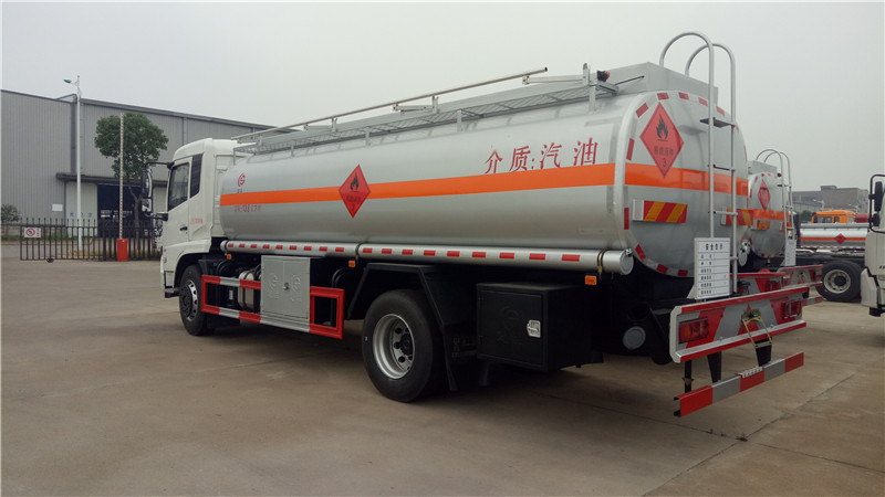 東風天錦13.8方運油車，天錦單橋11.5噸油罐車