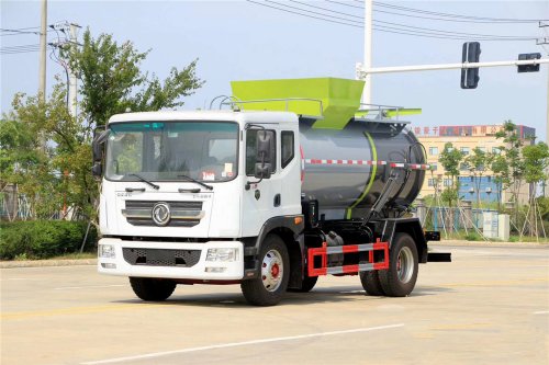 國六8.5方東風(fēng)D9 餐廚垃圾車(chē)